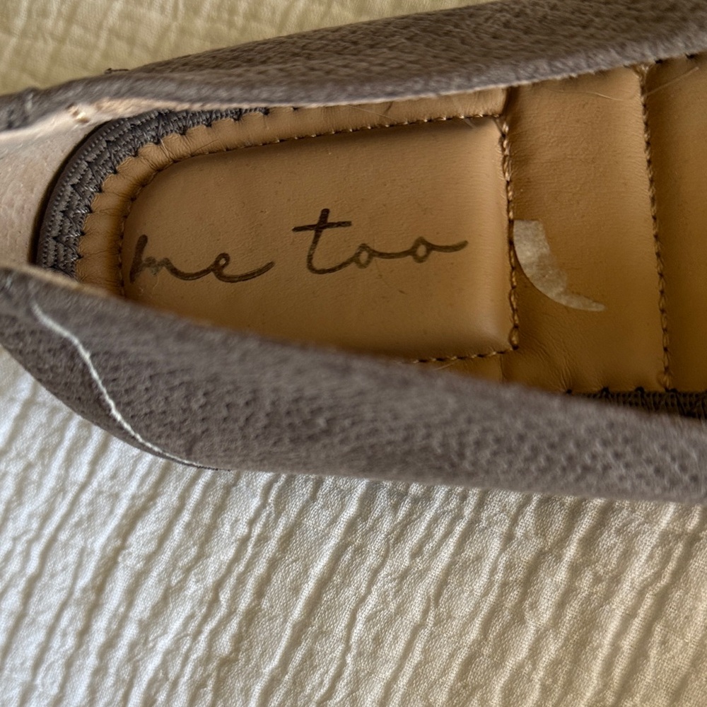 Me Too Taupe Textured Flats / 8.5 - Picture 2 of 4